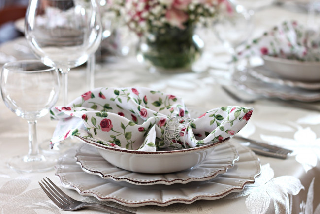 Обои картинки фото разное, посуда,  столовые приборы,  кухонная утварь, салфетка, тарелка