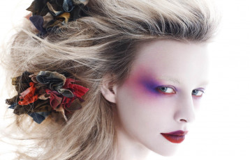 Картинка девушки -unsort+ лица +портреты лицо макияж взгляд тени цветок волосы