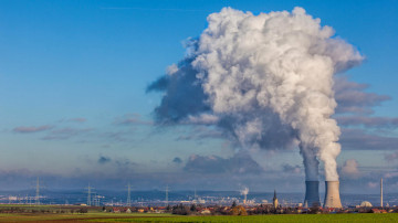 Картинка города -+панорамы небо облака пар градирня город церковь