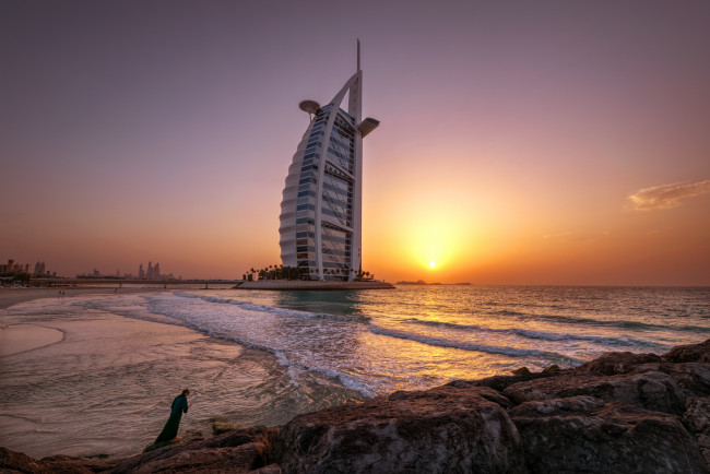 Обои картинки фото burj al arab - dubai, города, дубай , оаэ, парус, отель, заря, океан