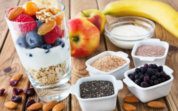 Картинка еда мюсли +хлопья йогурт blueberry овсяные хлопья десерт сухофрукты черника ягоды орехи berries фрукты raspberry цукаты малина fresh