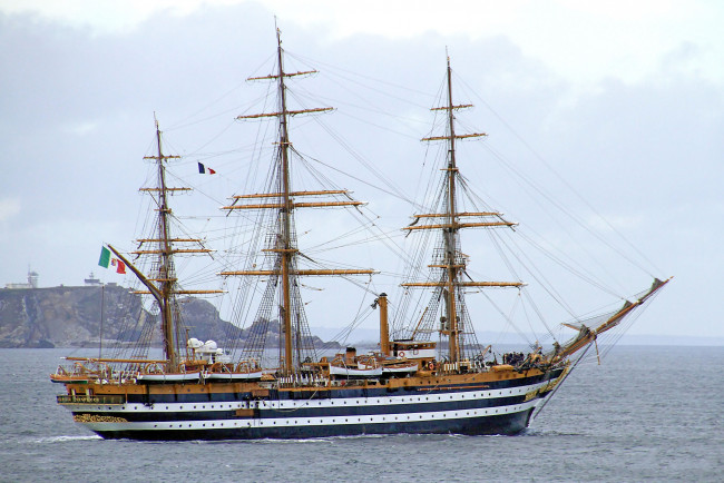 Обои картинки фото its amerigo vespucci, корабли, парусники, паруса, мачты