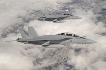 Картинка авиация боевые+самолёты кабина cf-18 истребитель пилот полет hornet многоцелевой горы