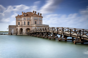 Картинка города -+здания +дома простор