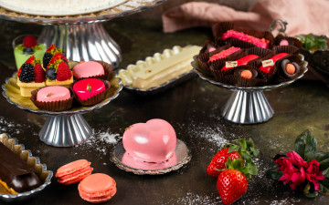 Картинка еда пирожные +кексы +печенье ассорти