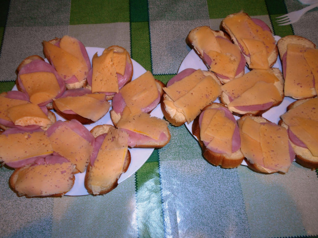 Обои картинки фото еда, бутерброды,  гамбургеры,  канапе, сыр, колбаса, хлеб