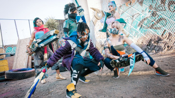 Картинка разное маски +карнавальные+костюмы команда косплееры костюмы двор граффити