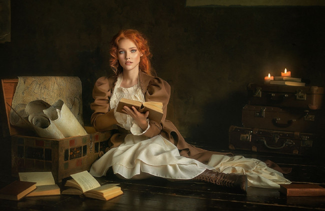 Обои картинки фото девушки, - рыжеволосые и разноцветные, свечи, книги, чемоданы, рыженькая