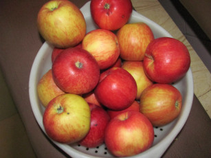 Картинка еда яблоки краснобокие