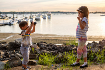 Картинка разное дети девочка мальчик фотоаппарат море яхты