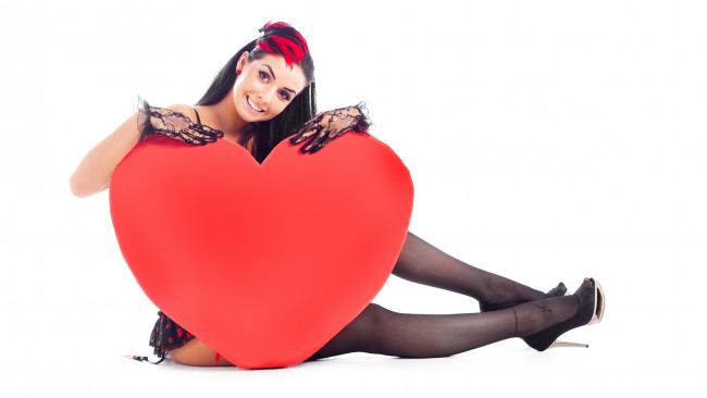 Обои картинки фото девушки, - брюнетки,  шатенки, брюнетка, перчатки, сердечко, чулки