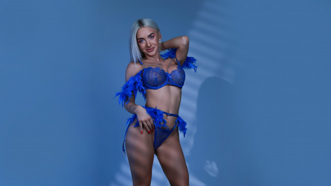 Обои картинки фото девушки, - блондинки,  светловолосые, cutelittleblondy