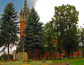 Картинка города католические соборы костелы аббатства польша тшебиня