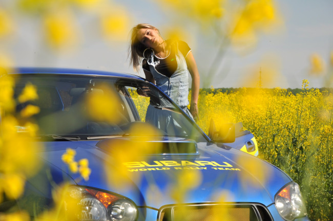 Обои картинки фото автомобили, авто, девушками