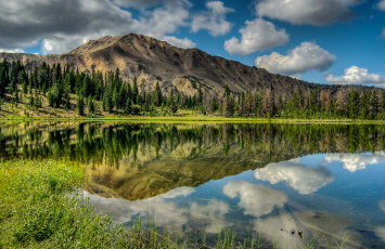 Картинка природа реки озера горы озеро лес облака