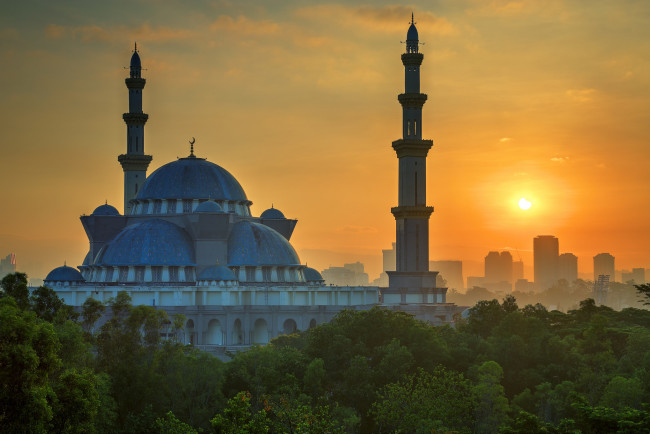 Обои картинки фото partial solar eclipse in kuala lumpur, города, куала-лумпур , малайзия, м4четь