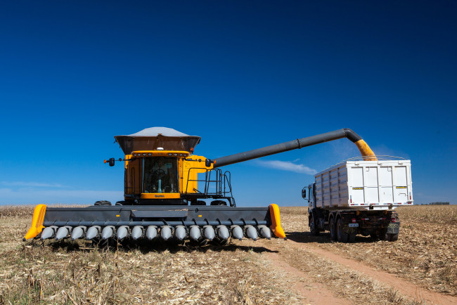 Обои картинки фото техника, комбайны, valtra