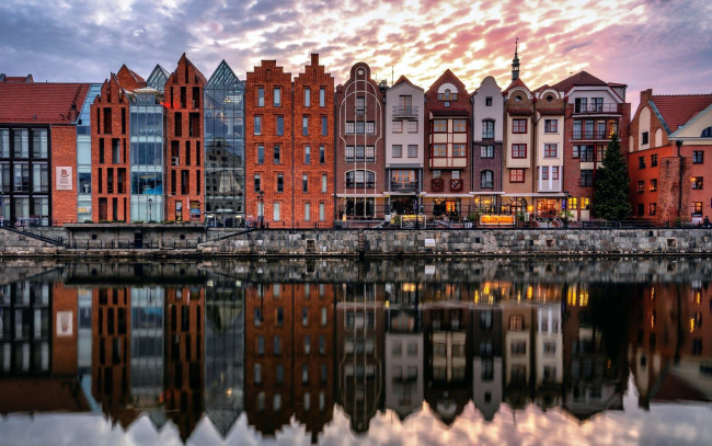 Обои картинки фото города, гданьск , польша, река, набережная, дома