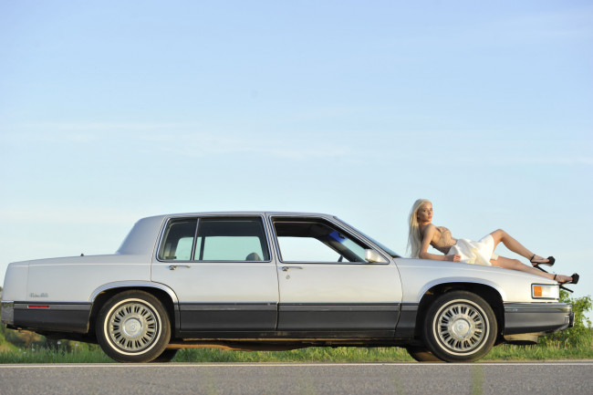 Обои картинки фото автомобили, -авто с девушками, cadillac, de, ville