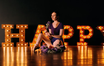 Картинка бестия девушки -+брюнетки +шатенки девушка женщина брюнетка темноволосая сексуальная модель звезда позирует разная обувь верхняя стильная одежда нижнее эротическое бельё трусы лифчик колготки чулки аксессуары макияж и множество элементов на фотографии