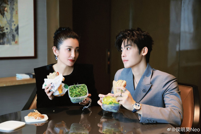 Обои картинки фото разное, знаменитости, neo, hou, минхао, актеры, еда