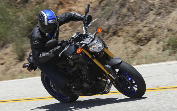 Картинка мотоциклы yamaha fz9