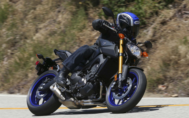 Обои картинки фото мотоциклы, yamaha, fz9