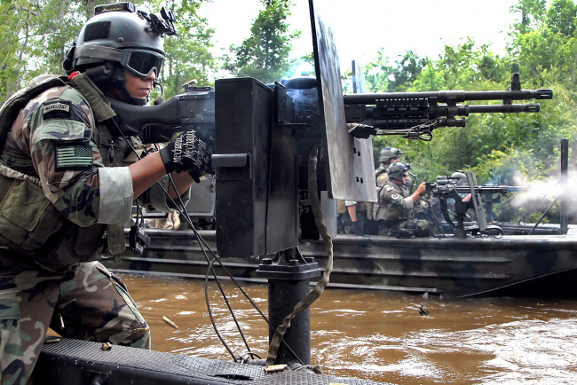 Обои картинки фото оружие, армия, спецназ, солдат, пулемет