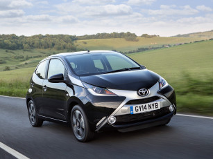 Картинка автомобили toyota uk-spec 5-door aygo темный 2014г