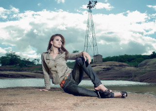 Картинка taynara+s +gargantini& 65279 девушки джинсы ветряк вода