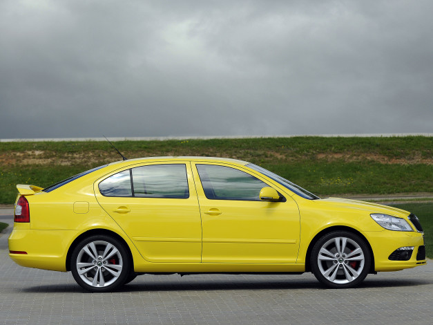 Обои картинки фото автомобили, skoda, 1z, желтый, octavia, rs