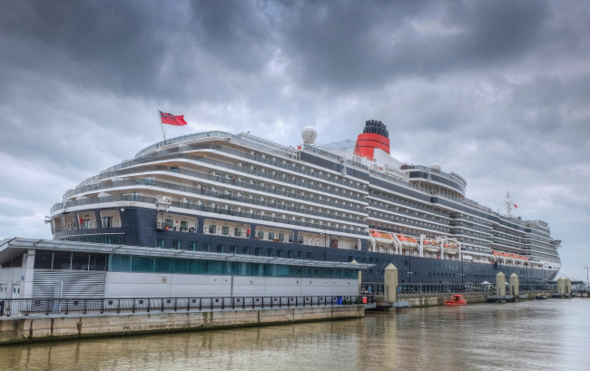 Обои картинки фото queen victoria, корабли, лайнеры, причал, круизный, лайнер