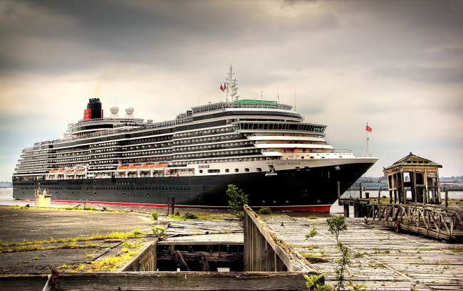Обои картинки фото queen victoria, корабли, лайнеры, причал, круизный, лайнер