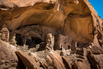 Картинка города -+исторические +архитектурные+памятники скала руины