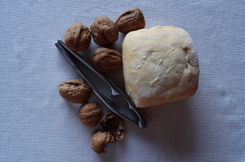 Картинка еда орехи +каштаны +какао-бобы щипцы орешки