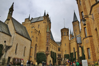 Картинка города -+улицы +площади +набережные здания город