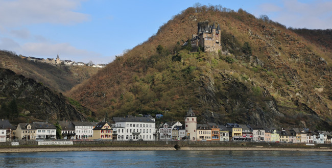 Обои картинки фото города, - пейзажи, замок, холмы, небо, пейзаж, озеро