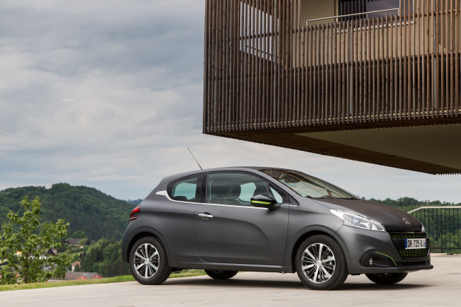 Обои картинки фото автомобили, peugeot, темный, 3-door, 2015г, 208
