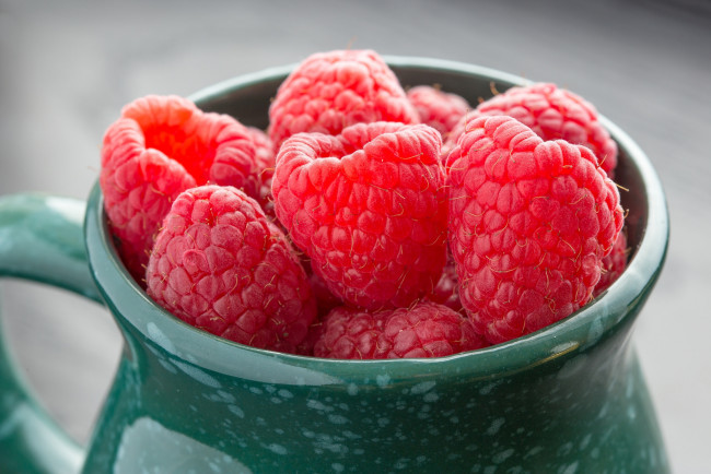 Обои картинки фото еда, малина, ягодки, миска