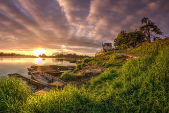 Картинка корабли лодки +шлюпки река трава небо солнце лето