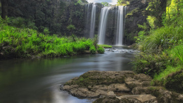 Картинка природа водопады лес скала поток