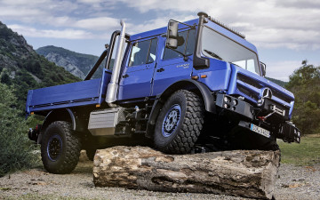Картинка mercedes-benz+unimog+u4023 автомобили mercedes+trucks mercedes-benz unimog u 4023 внедорожный полный привод бревно синий грузовик