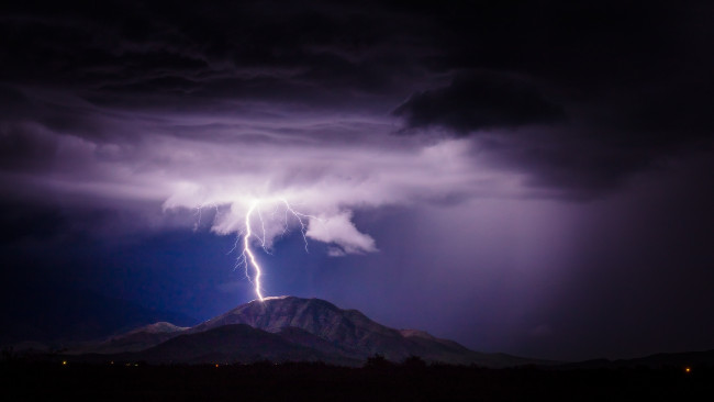 Обои картинки фото природа, молния,  гроза, простор