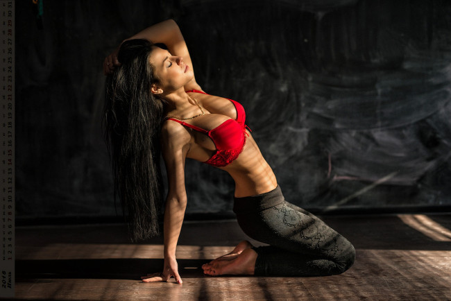 Обои картинки фото календари, девушки, упражнение