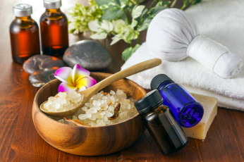 Картинка разное косметические+средства +духи масла плюмерия соль