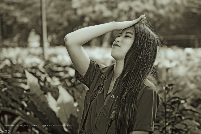 Обои картинки фото календари, компьютерный дизайн, calendar, женщина, эмоции, поза, девушка