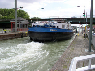 обоя корабли, баржи