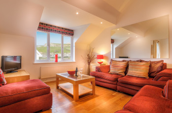 Картинка интерьер гостиная диваны