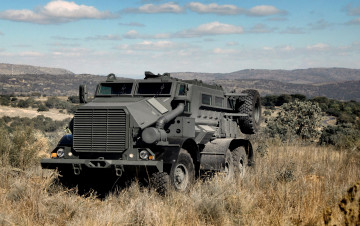 Картинка техника военная+техника грузовик броневик