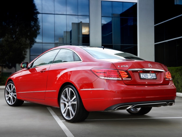 Обои картинки фото автомобили, mercedes-benz, c207, au-spec, красный, 2013г, coupe, e, 250